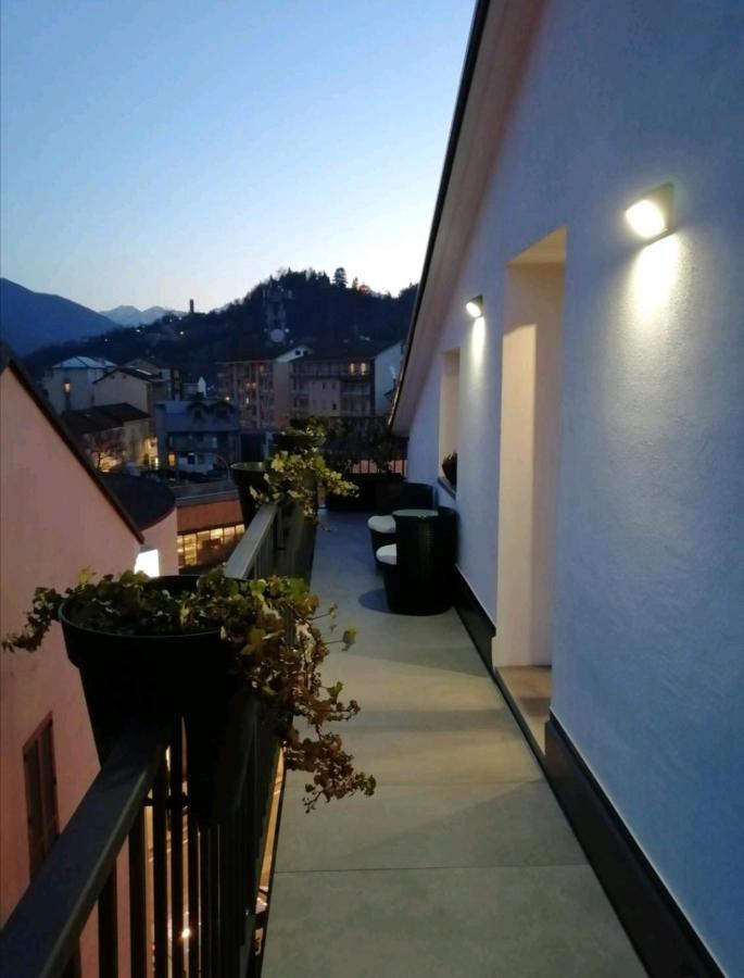 Panoramic Penthouse In The Historical Center Appartement Domodossola Buitenkant foto