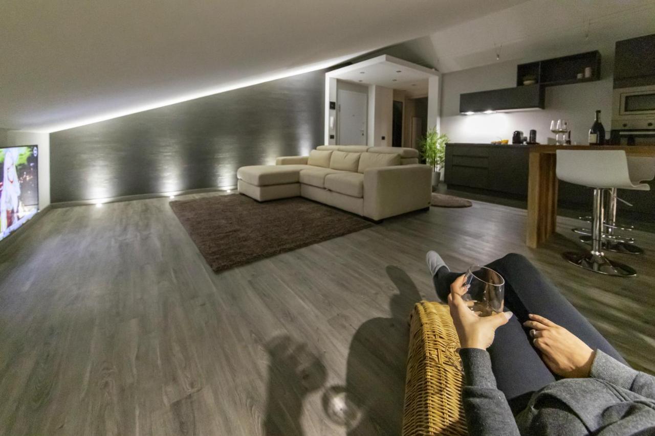 Panoramic Penthouse In The Historical Center Appartement Domodossola Buitenkant foto