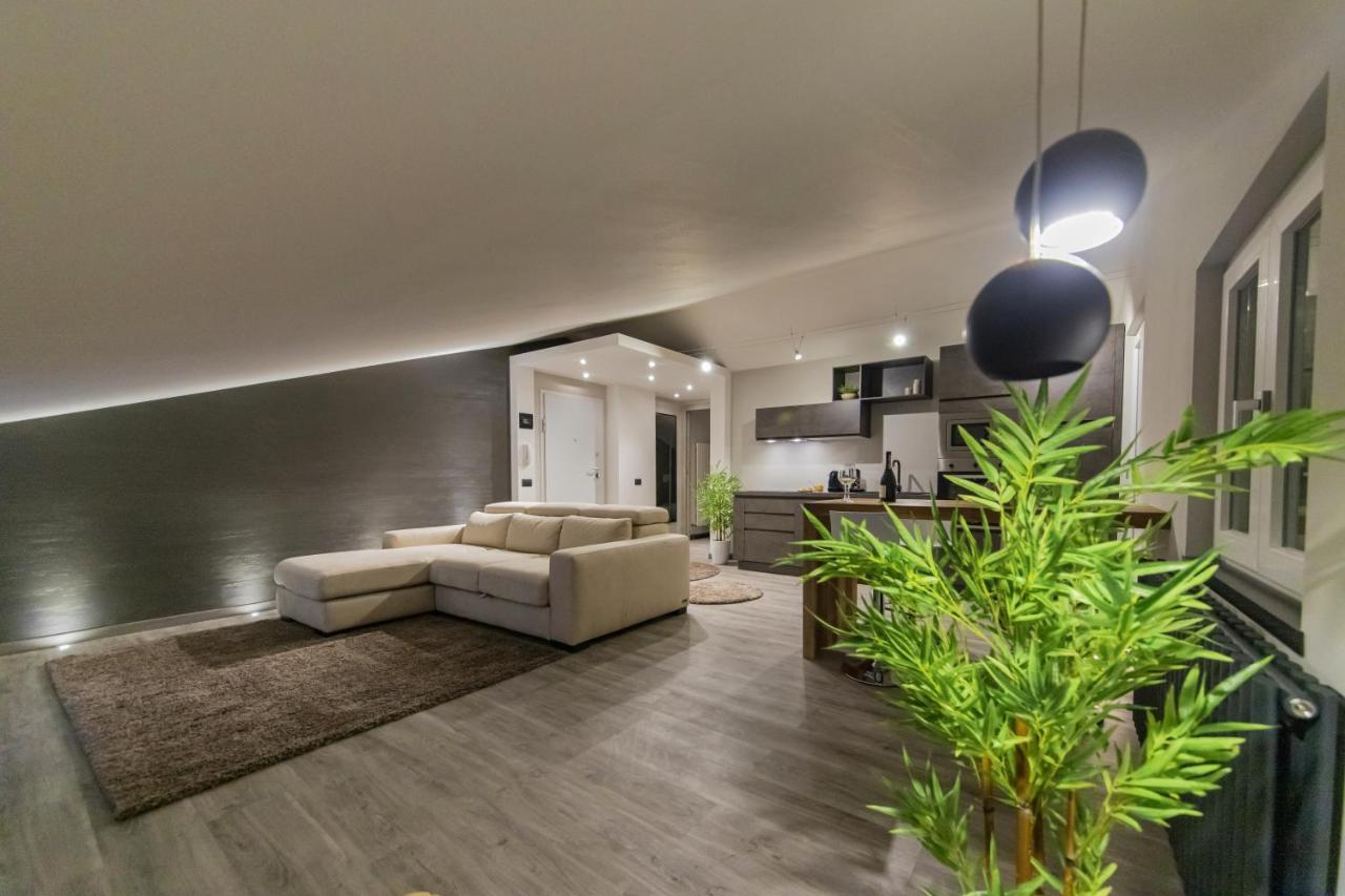 Panoramic Penthouse In The Historical Center Appartement Domodossola Buitenkant foto