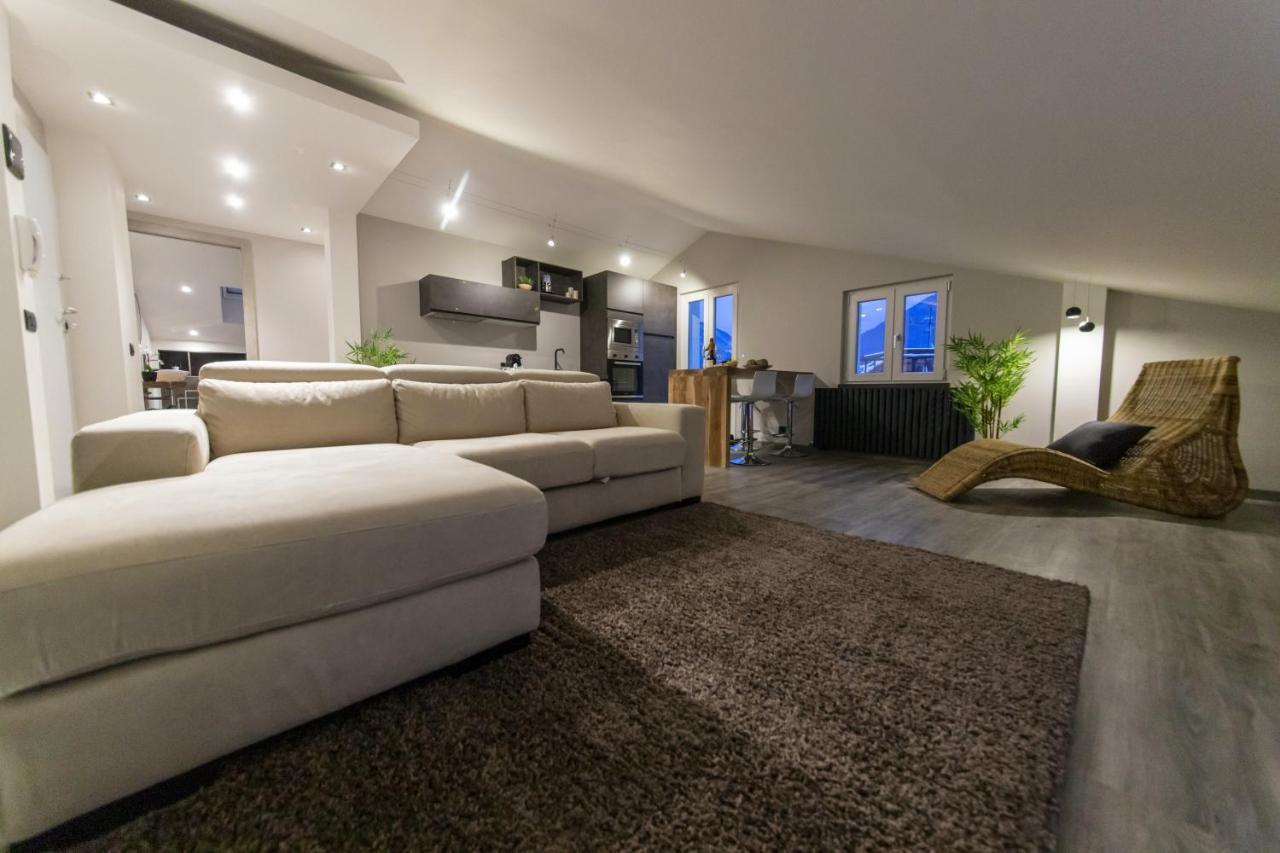 Panoramic Penthouse In The Historical Center Appartement Domodossola Buitenkant foto